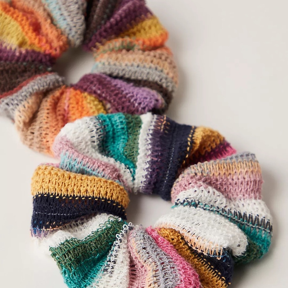 HELP PLEASE! ISO IN SEARCH OF! FREE PEOPLE CARISSA CROCHET SCRUNCHIE!!!! ISOOOO